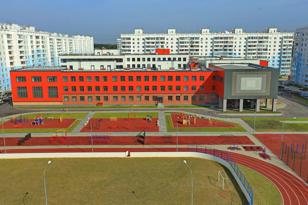 строительство школы в Академгородке