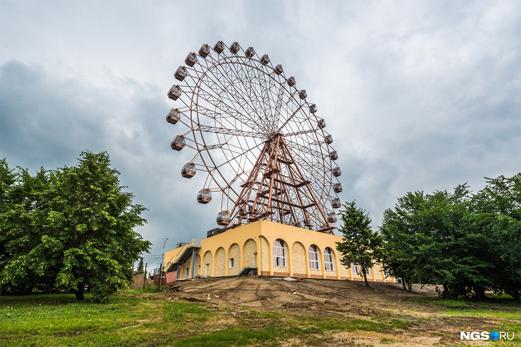 новое колесо обозрения в Новосибирске